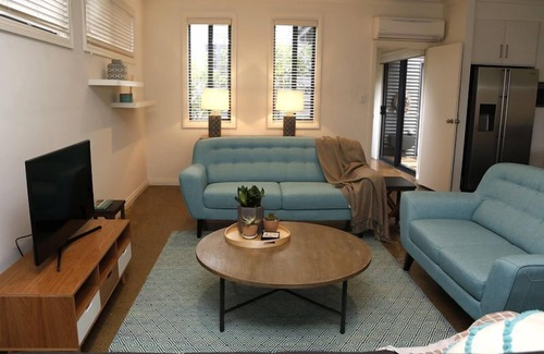 Encounter Bay House | Uneek Coastal Living - Pet friendly, NETFLIX, WI-FI