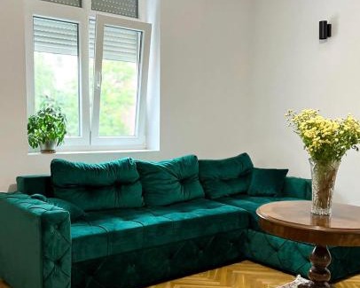 Skadarlija Apartment | Unfamiliar Mili, Center