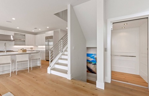 Ilexhurst House | UNFORGETTABLE BEACH HOME! Heated pool/spa! Just steps to beach & Stunning views!