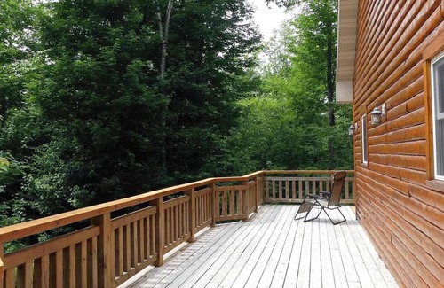 Grand Marais Cabin | Unforgettable Fall Colors | Grand Marais Hideout