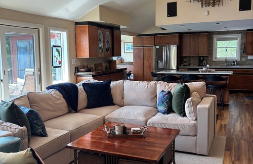 Newport Center House | Unforgettable Jay Peak Area 5 BR Family Home Located On Lake Memphremagog