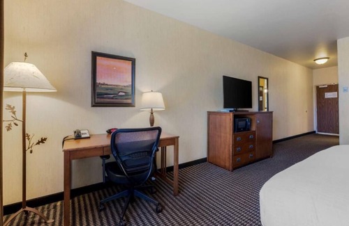 Bryce Canyon Hotel | Unforgettable Views and Comfort! Swimming Pool, Free Breakfast, Free Parking!
