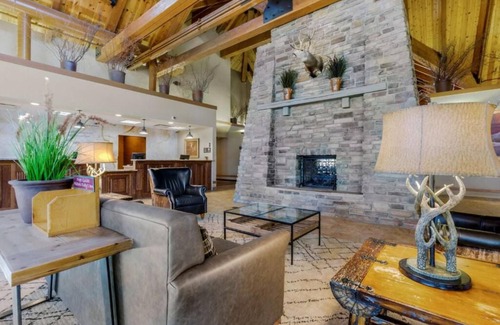 Bryce Canyon Hotel | Unforgettable Views and Comfort! Swimming Pool, Free Breakfast, Free Parking!