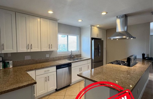 East Hemet House | Unfurnished 3BR Home with Mountain Views & Fenced Yard