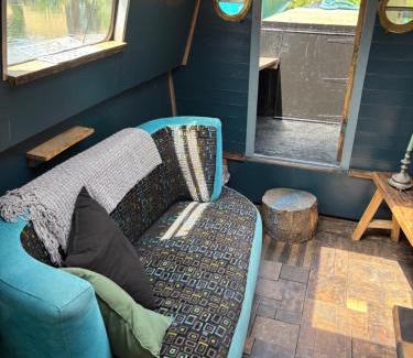 Stratford Boat Rental | Unicorn