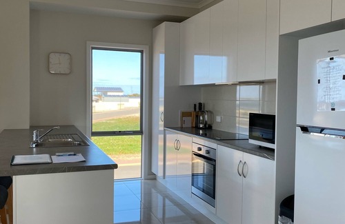 Melville House | Uninterrupted ocean views from a large deck