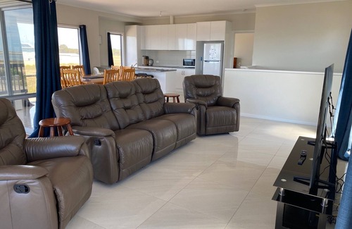 Melville House | Uninterrupted ocean views from a large deck