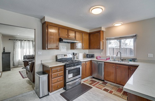 Union City House | Union City Abode w/Furnished Patio, Near Kayaking