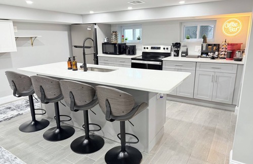 Union Apartment | Union Oasis: Hot Tub, Grill, Gym, Games, Massage chair