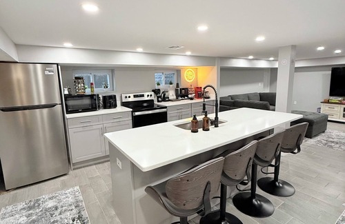 Union Apartment | Union Oasis: Hot Tub, Grill, Gym, Games, Massage chair