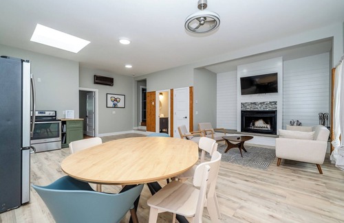Union Pier Cottage | Union Pier Cottage Close To Everything!