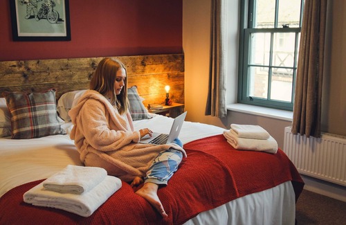 Crediton Bed & Breakfast | Union Road Moto Velo