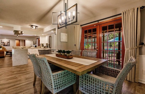 Desoto Lakes House | Uniqe Home in The Heart of Sarasota, 15 min to Beach, 10 min to Downtown!