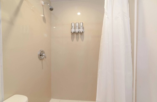 Buckleys Village Apartment | Unique 1-bedroom apartment in charming Buckleys with AC, WiFi