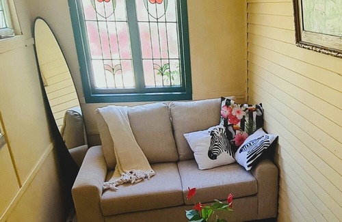 Springwood House | Unique 1920's Historic Retreat! Pet Friendly!