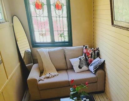 Springwood House | UNIQUE 1920's Historic Retreat! Pet Friendly!