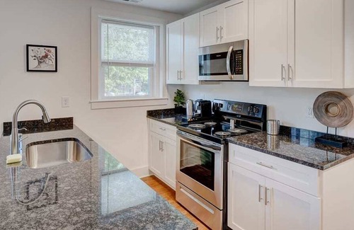 Durham Apartment | Unique 1BR w Parking In Downtown Durham