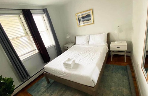 Ventnor City Apartment | Unique 1BR with Deck and Parking 4 blocks to Beach