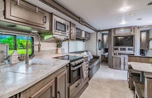 Grant-Valkaria House | Unique 2 bedroom camper w/animal encounter