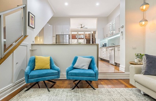 North Melbourne House | Unique 2- Storey Victorian Terrace near Errol St
