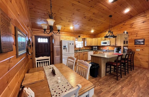 Spencer Cabin | Unique 3-Bed Cabin with fireplace and waterfall
