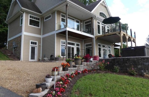 Damascus Apartment | Unique 4 ac. private country estate, stunning views, 1/4 mile to Va. Creeper!