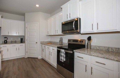 Foley House | Unique 4 bedroom with garage Close to sports plex