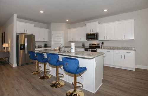 Foley House | Unique 4 bedroom with garage Close to sports plex