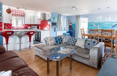 New Quay House | Unique 5-Bed House with Breathtaking Sea Views over New Quay