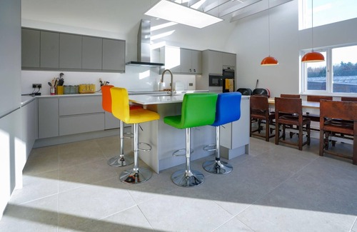 Ipswich Cottage | Unique 5BD Farm House Perfect for Relaxing