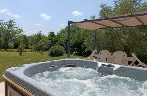 Monbahus Ski Chalet | Unique and atypical log cabin