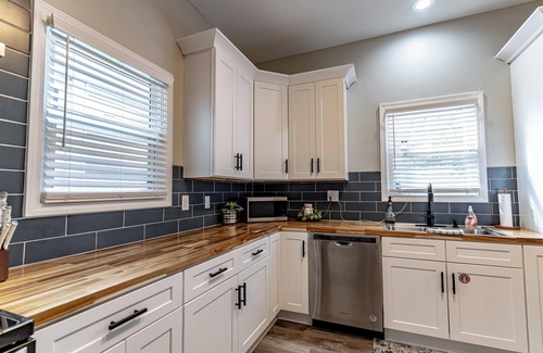 South Louisville House | Unique and centrally located Triple Crown House!