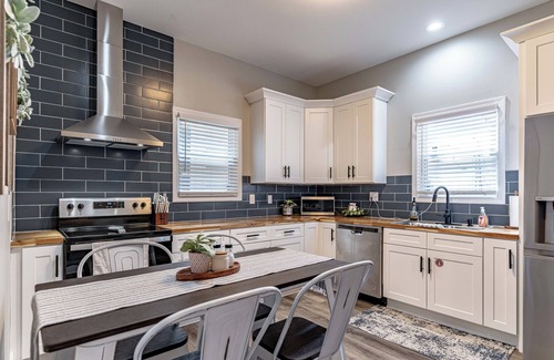 South Louisville House | Unique and centrally located Triple Crown House!