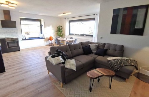 Petting Apartment | Unique and modern apartment with designer bathroom and balcony