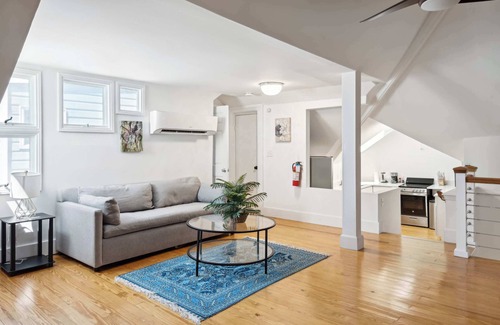 Cannonborough Elliotborough House | Unique and Spacious Apartment with Heated Pool