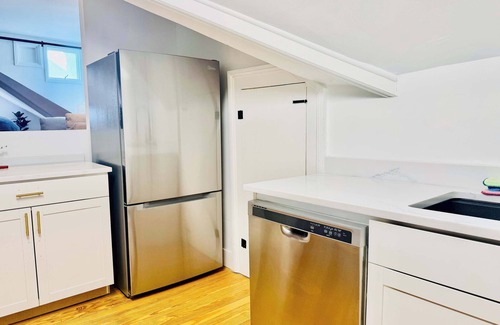 Cannonborough Elliotborough House | Unique and Spacious Apartment with Heated Pool