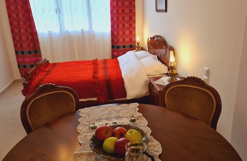 Anogia Apartment | Unique antique decorated Studio Mesili for 2 in Anogia-Crete.