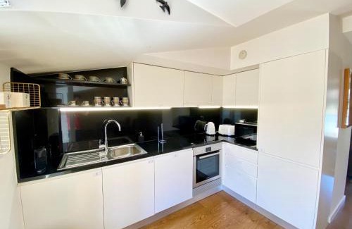 Sao Bento Apartment | Unique apartment by MyPlaceForYou, in the center of Lisbon with views over the city and the Tagus river