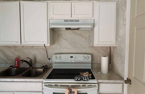 Greater Belhaven Apartment | Unique Apartment in Midtown!
