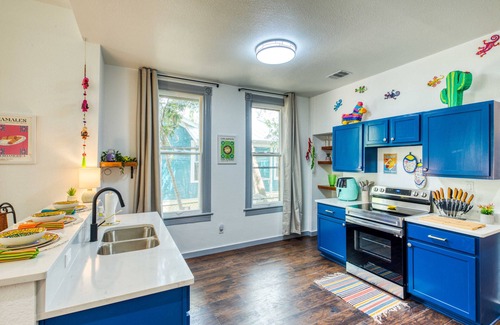 Southtown House | Unique Apt Near Downtown | Ideal for Longer Stays