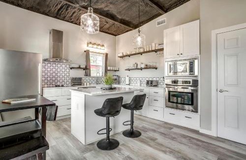 Lake Bridgeport House | Unique Barn by the Lake in Bridgeport, Texas