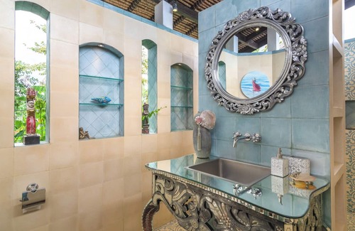 Temukus Villa | Unique & Beautiful Bohemian Style Beachfront Villa