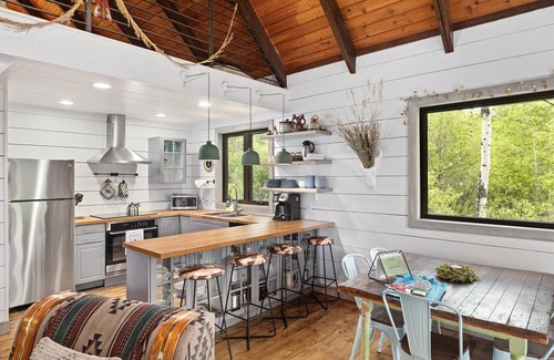 Red Lodge Cabin | Unique cabin, dog friendly, Wi-Fi, quiet home- Into the Woods