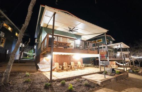 Bridgeport House | Unique Cabin Sauna Hot Tub FirePit Games