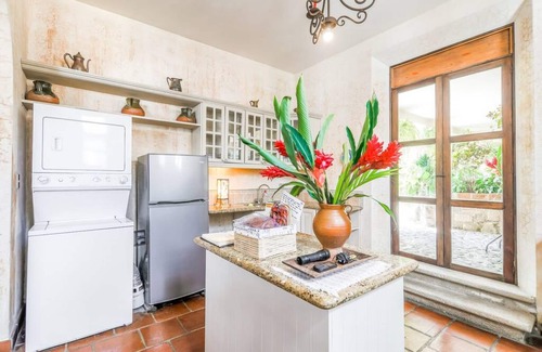 Antigua Guatemala House | Unique Central & Beautiful home (views to die for from Balcony!)