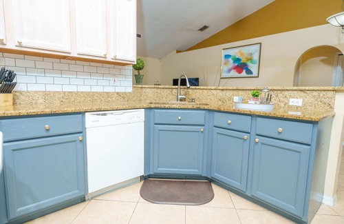 Interchange Square House | Unique, Clean, Stylish 3bd 2b- close to river, beaches, L3harris