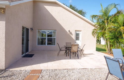 Interchange Square House | Unique, Clean, Stylish 3bd 2b- close to river, beaches, L3harris