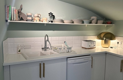 Bristol Apartment | Unique Clifton apartment on historic crescent