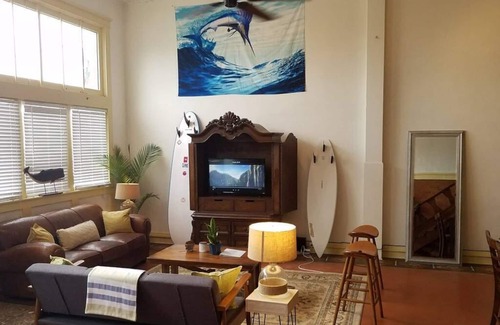 Freeport House | Unique Coastal Loft Getaway @ Historic Freeport