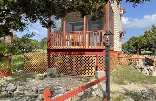 Pipe Creek Cabin | Unique colorful cabin with 360° Hill Country Views!
